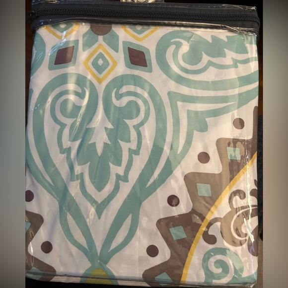 Madison Park Shower Curtain NEW in packaging - Picture 4 of 4